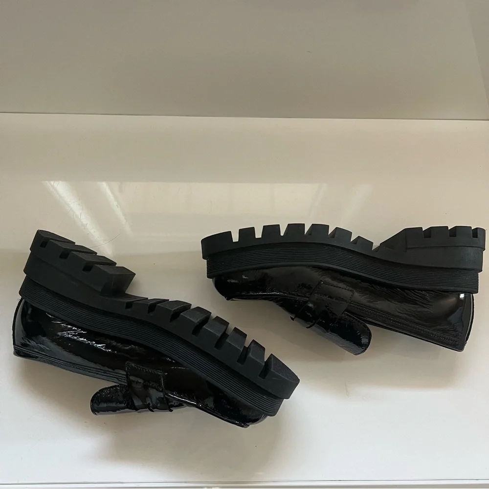 L'INTERVALLE Lydia Black Patent Leather Loafers - Picture 8 of 10